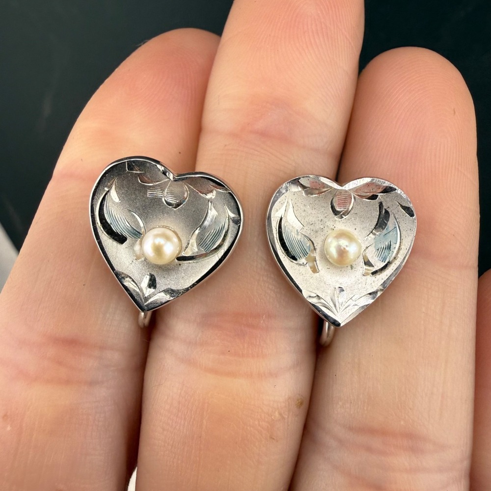 Vintage Theda Earrings Silver Heart Pearl Engraved Screw Back 4.8g